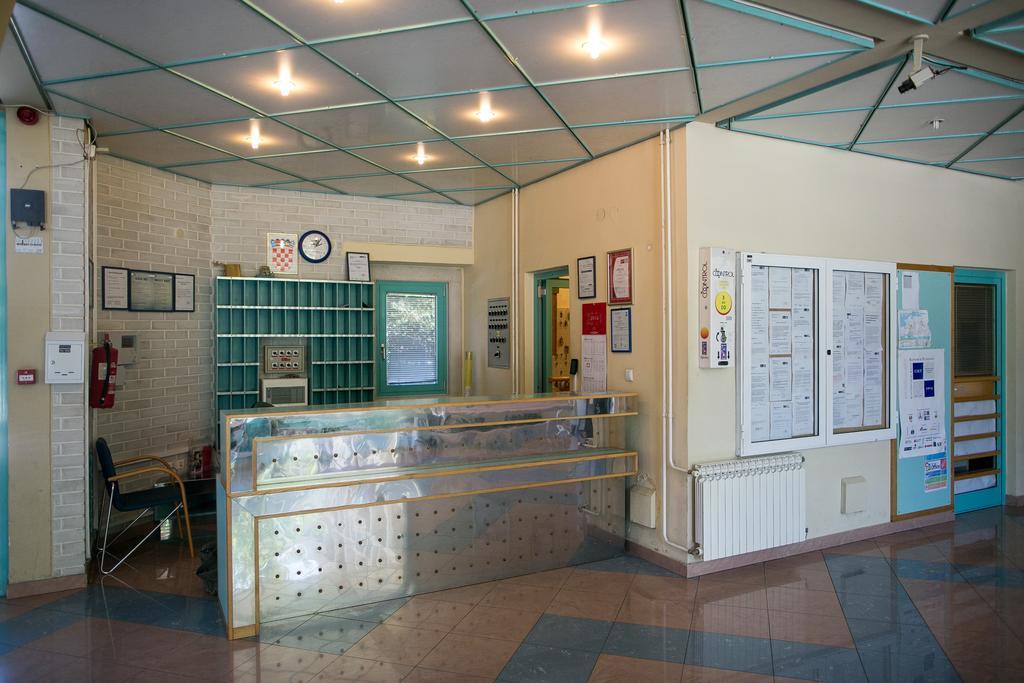 Hostel Spinut Split Exterior photo