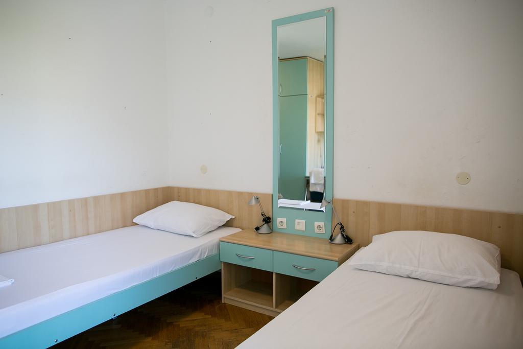 Hostel Spinut Split Exterior photo